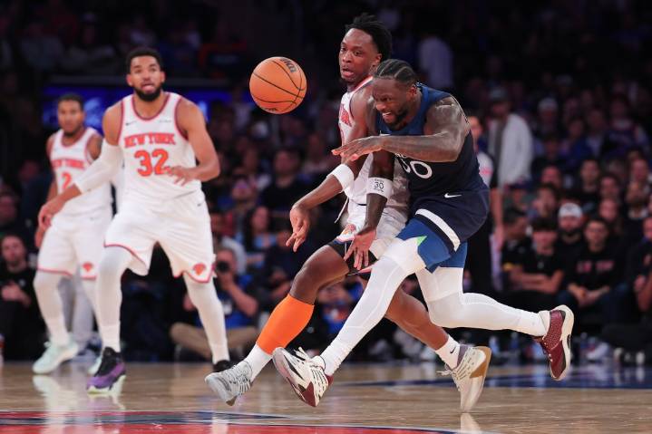 Knicks erupt in second half of win over Timberwolves to spoil MSG returns of Randle, DiVincenzo