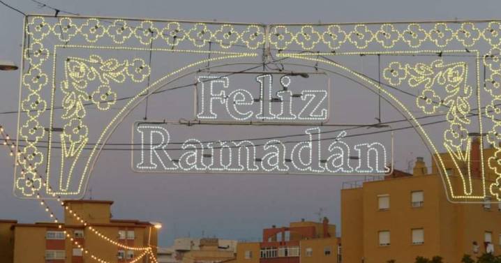 El alumbrado especial de Ramadán en Algeciras enfrenta a Vox con la comunidad musulmana