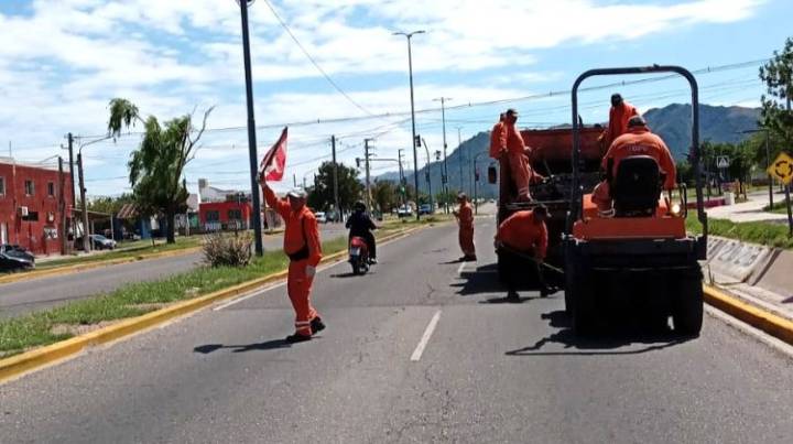 Vialidad Provincial intensifica las tareas de mantenimiento sobre la autopista 25 de Mayo