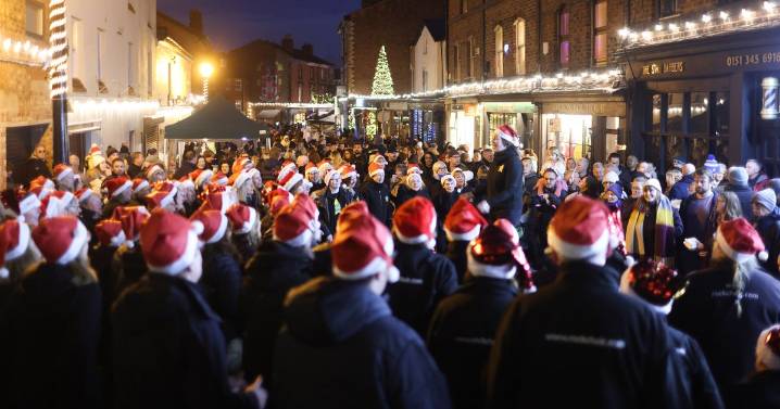 Hundreds descend on picturesque village for Christmas light switch