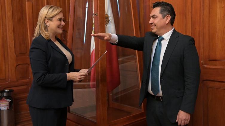 Nombra Maru Campos a José Carlos Rivera nuevo Consejero Jurídico