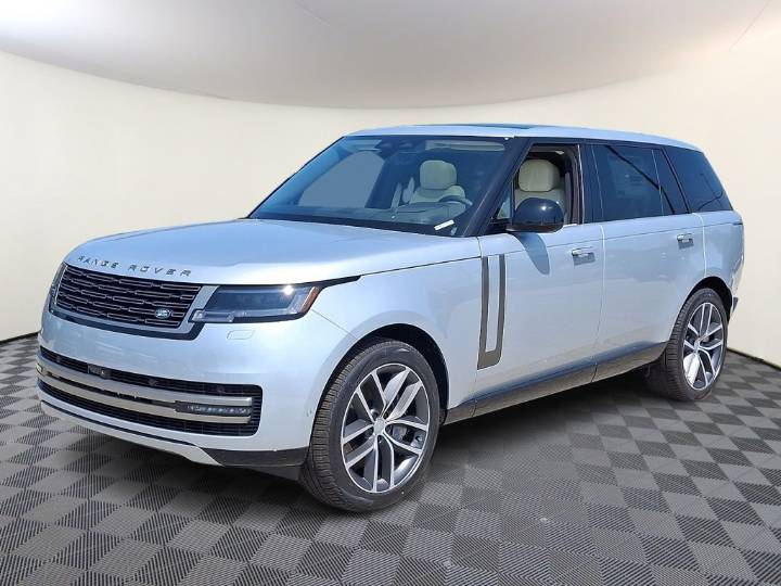 The 2025 Range Rover SE 7 Seat LWB Full Size Luxury SUV