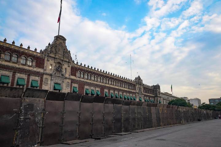 Sheinbaum blinda Palacio Nacional y se lanza contra la manifestación de la generación Z: “Ni a chavorrucos llegan”