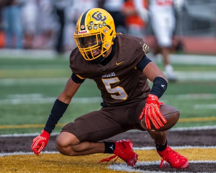 7A football: Eli Jackson, Carmel soar over Normal Community