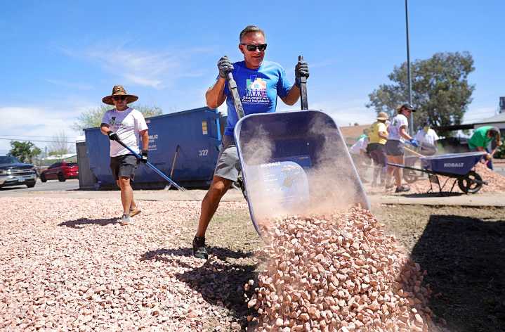 Agente inmobiliario a los posibles compradores de vivienda: ‘No creo que medio punto porcentual vaya a cambiar nada’