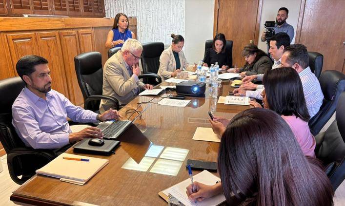 Llamarán a cuentas a dependencias con retrasos