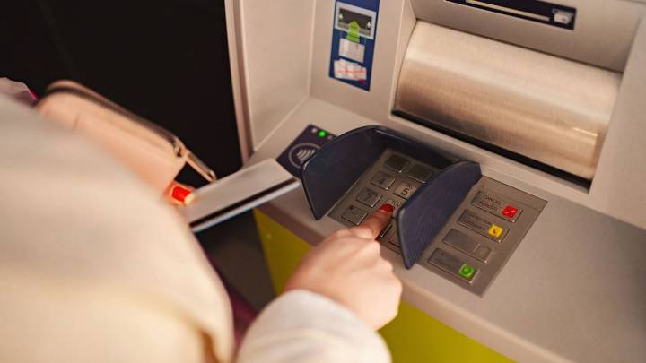 Revelan nueva modalidad de estafa que despoja cuentas bancarias en los cajeros automáticos, sin necesidad de usar la tarjeta