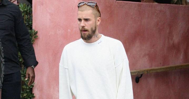 ‘Classless’ Singer Justin Bieber Caught Urinating On Golf Course