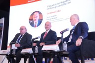 Cierre de accesos irregulares en carreteras, plan contra inseguridad, anuncia SICT a Colegio de Ingenieros