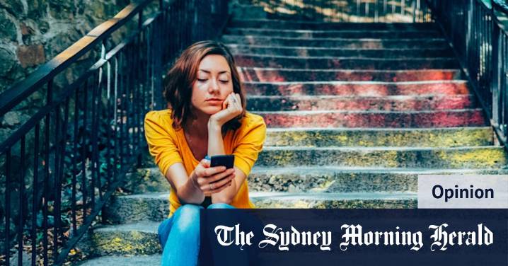 How long is too long to reply to a text message? I avoided responding to a SMS for two weeks and now it’s driving me insane