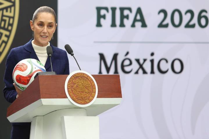 Sheinbaum analiza viajar en diciembre a EU para sorteo del Mundial