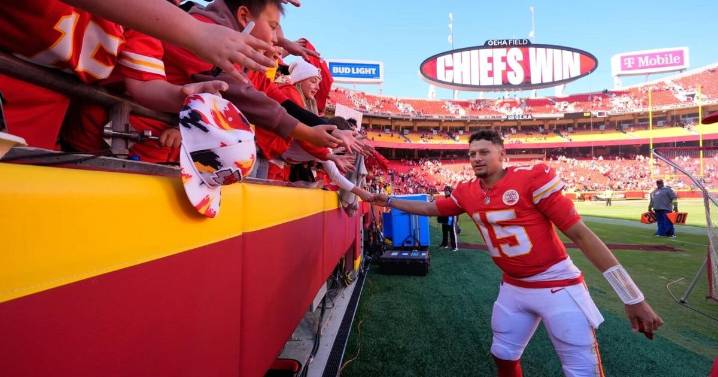 Missouri governor floats potential for a retractable roof if Chiefs renovate Arrowhead Stadium