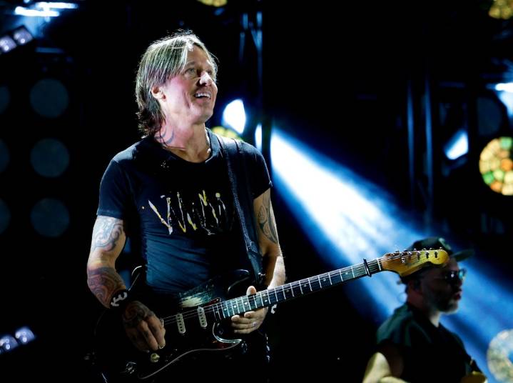 What was Keith Urban thinking? Sang LGBTQ anthem for Trump at Mar