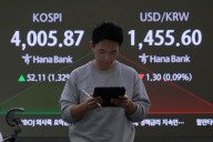 Asian shares advance as tech shares rebound from AI jitters