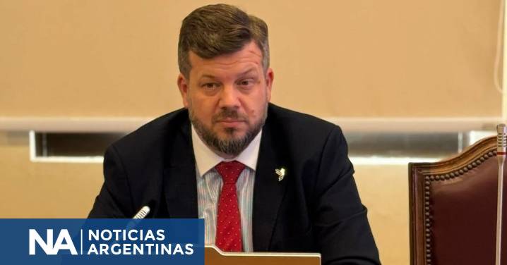 El libertario Johannes Kaiser que saltó de YouTube al Congreso y busca la presidencia de Chile