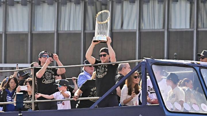 Highlights from the Dodgers' World Series championship parade