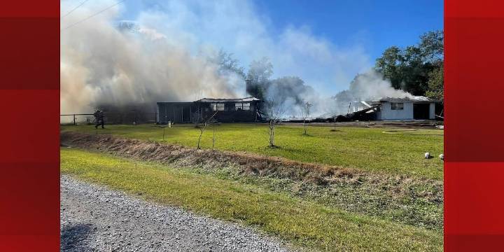 Home in Carlyss deemed total loss after fire breaks out, firefighters say
