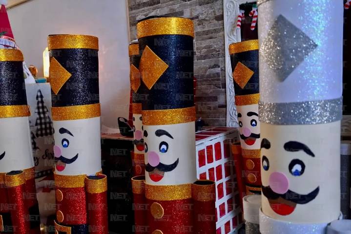 Don Jorge junto a su esposa e hija crean 'El Cascanueces' a mano