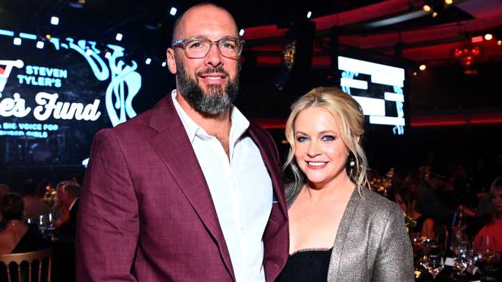 Melissa Joan Hart & Her Husband Look So Different In Photo From The Night They Met