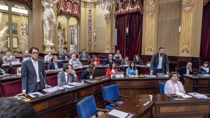 La izquierda balear censura la "indignidad" de Mazón y el PP responde que Sánchez "también tarda en dimitir"