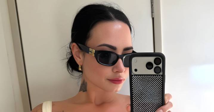 Demi Lovato's Selfie in Bikini Deserves Second Glance