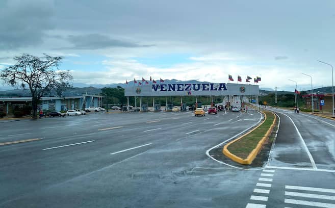 Vuelos suspendidos hacia Venezuela: ¿qué implica esto para la frontera con Colombia?