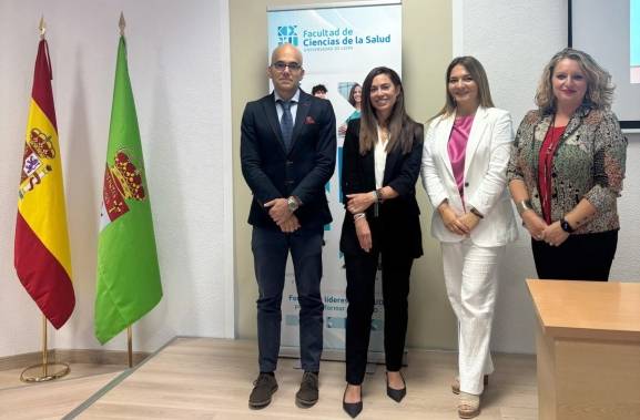 Una profesora de Soria, cum laude por su tesis sobre cáncer de mama