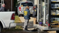 Arrestan a varias personas en Michigan por plan de ataque en Halloween, dice director del FBI