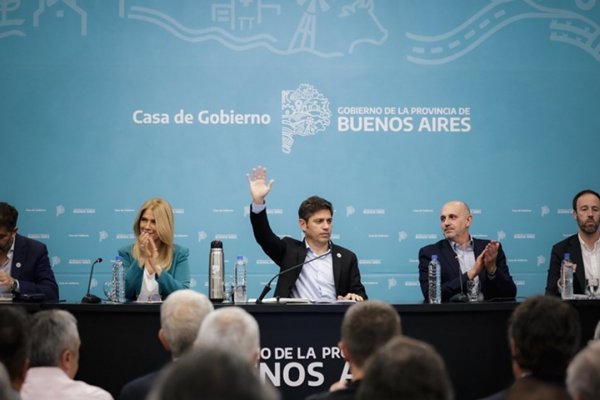 Kicillof prendió fuego a Milei y expicó por qué "agrede al federalismo y a la democracia”