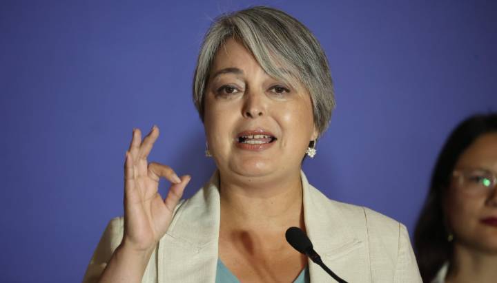 Jara endurece el tono y afirma que Kast "es un riesgo para el país, la economía y mercado"