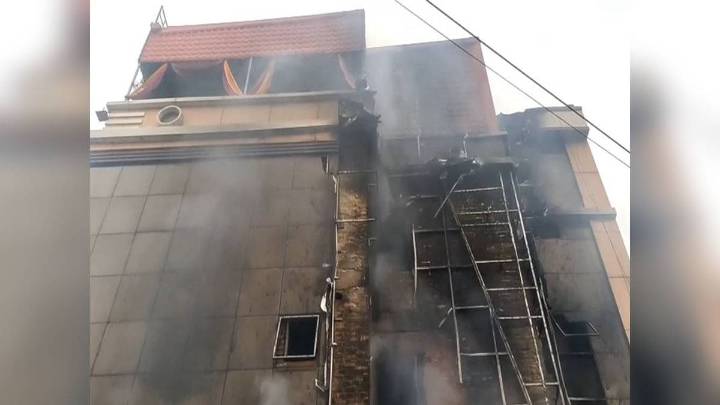 UP: Massive Fire Engulfs Banquet Hall In Gorakhpur India News