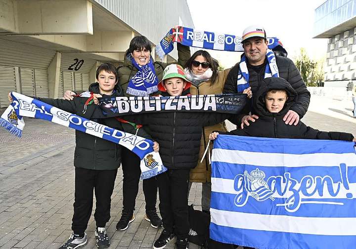 La nieve da un respiro a la afición de la Real