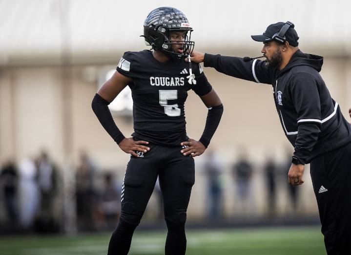 Jaiyon Lewis sparks Harrisburg in second half, Cougars outlast Central Dauphin in District 3 football quarterfinal