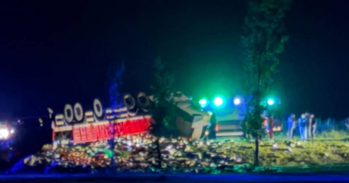 Volcó un camión y murió su conductor