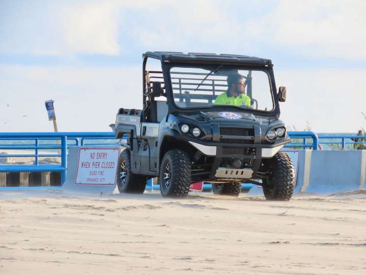 City on Lake Michigan hires new police chief with water safety experience