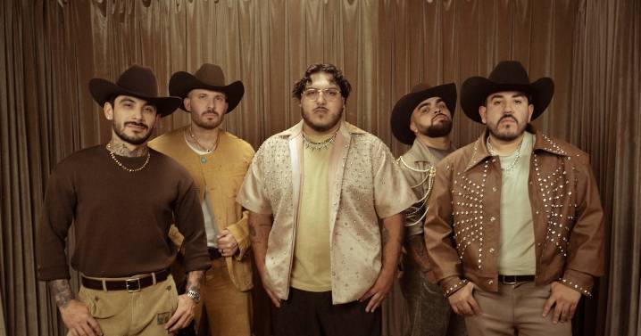 Grupo Frontera confirma su gira internacional ‘Triste Pero Bien C*brón Tour’