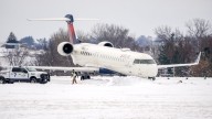 Passengers describe plane skidding off Des Moines runway during storm