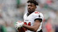 Antonio Brown, Exestrella de la NFL, es Extraditado a EUA para Enfrentar Juicio por Balacera