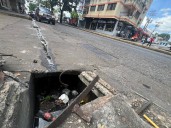 Piden tapar alcantarilla en acera de la avenida Bicentenario