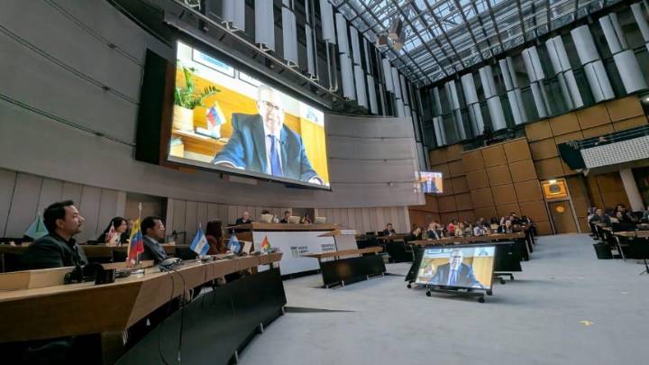 González descarta «competencia ideológica» con Maduro: «Es la defensa de la civilización democrática»