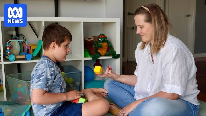 'Chaos situation' as potential asbestos exposure in coloured sand closes Canberra schools