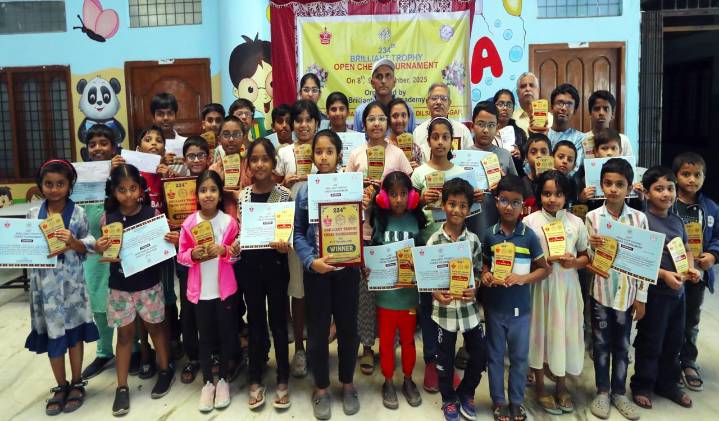 Shreyan Thipparthi and Sharika Tunki win top titles at Brilliant Trophy chess tournament
