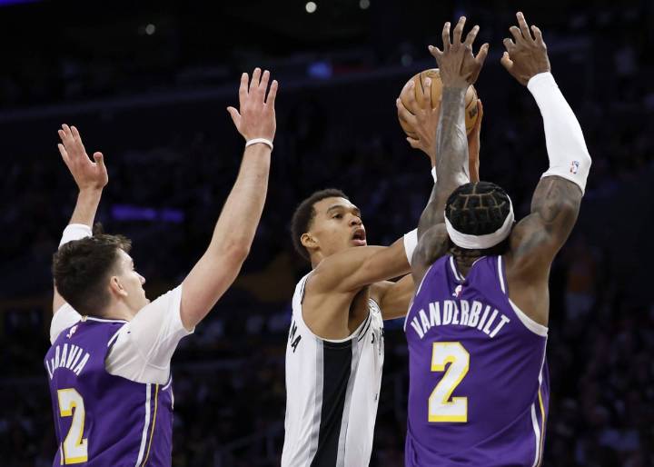 Victor Wembanyama, Spurs need to solve swarming defenses that have slowed him down