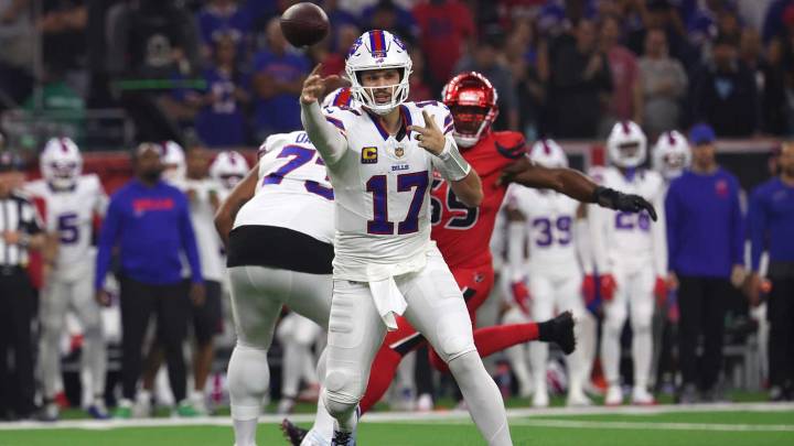 Bills’ Josh Allen throws pick but avoids bigger TNF disaster vs. Texans