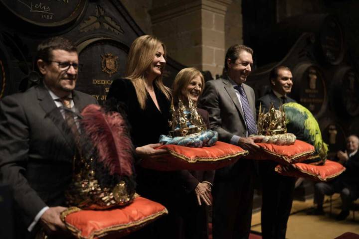 Los representantes de los Reyes Magos llegan a Jerez posados en "una nube de cariño"