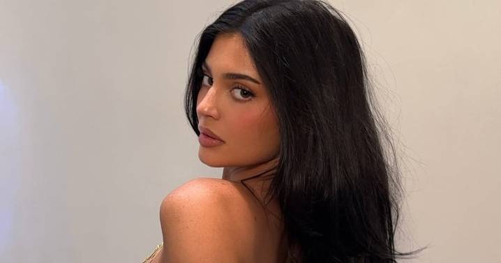 Kylie Jenner's Backless Chain Top Is Must See