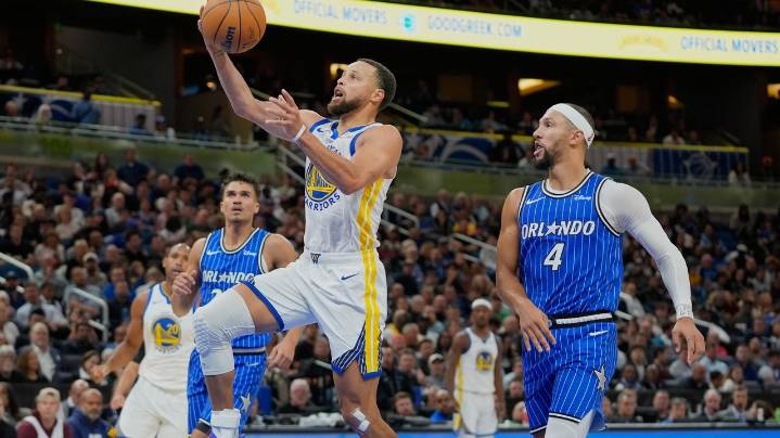 Stephen Curry passes Vince Carter on NBA's all-time scoring list, moves into 22nd place