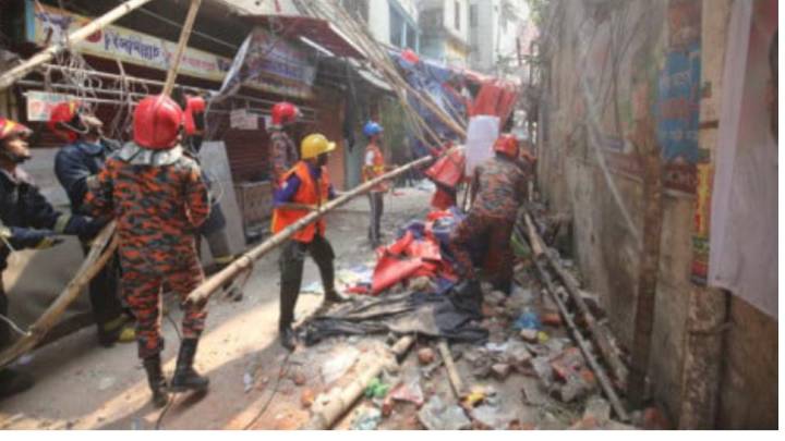 5.7-magnitude Earthquake in Bangladesh Kills 10 and 200 injured