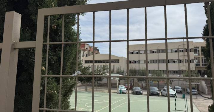 El instituto de Albuñol vuelve a las clases con normalidad tras el apuñalamiento de uno de sus alumnos