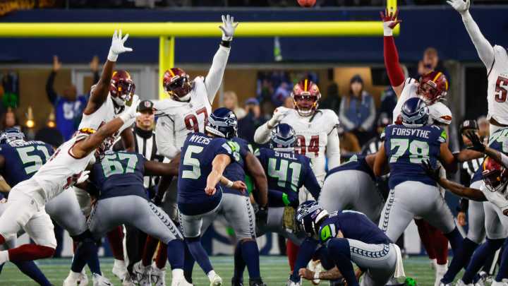 Who plays Sunday Night Football tonight? Start time, how to watch